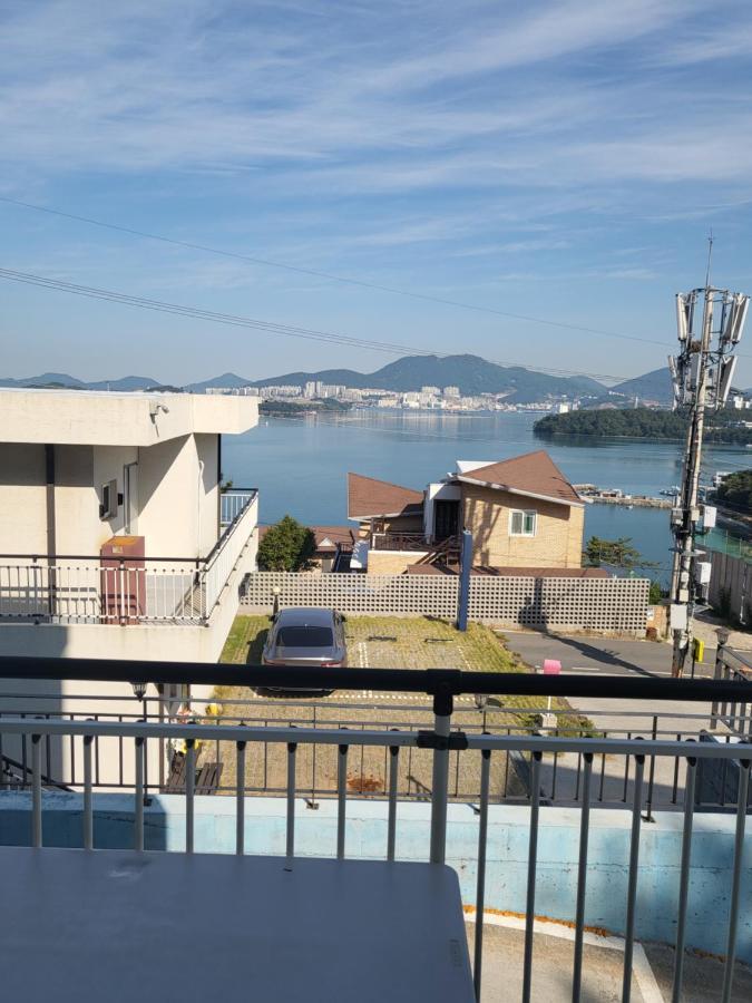 Yeosu Blooming Pension Exterior photo