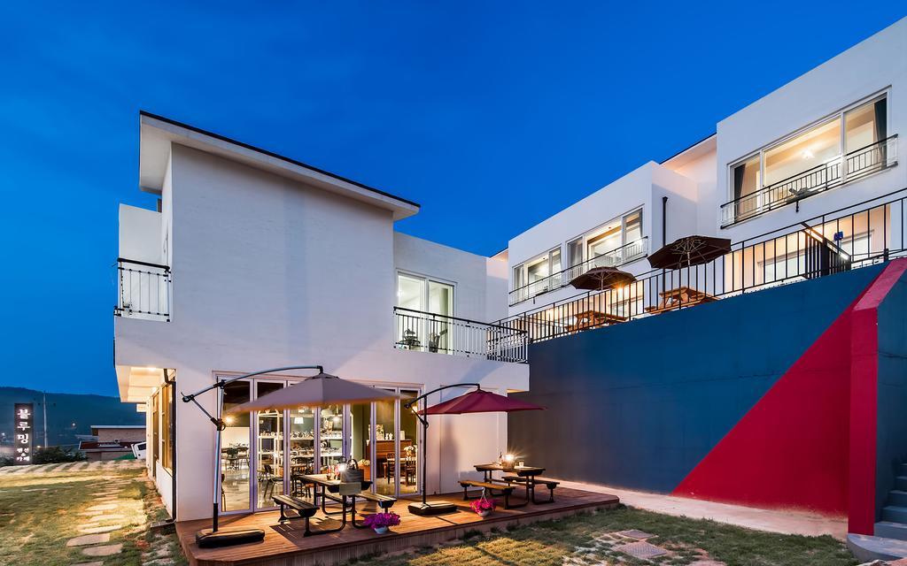 Yeosu Blooming Pension Exterior photo