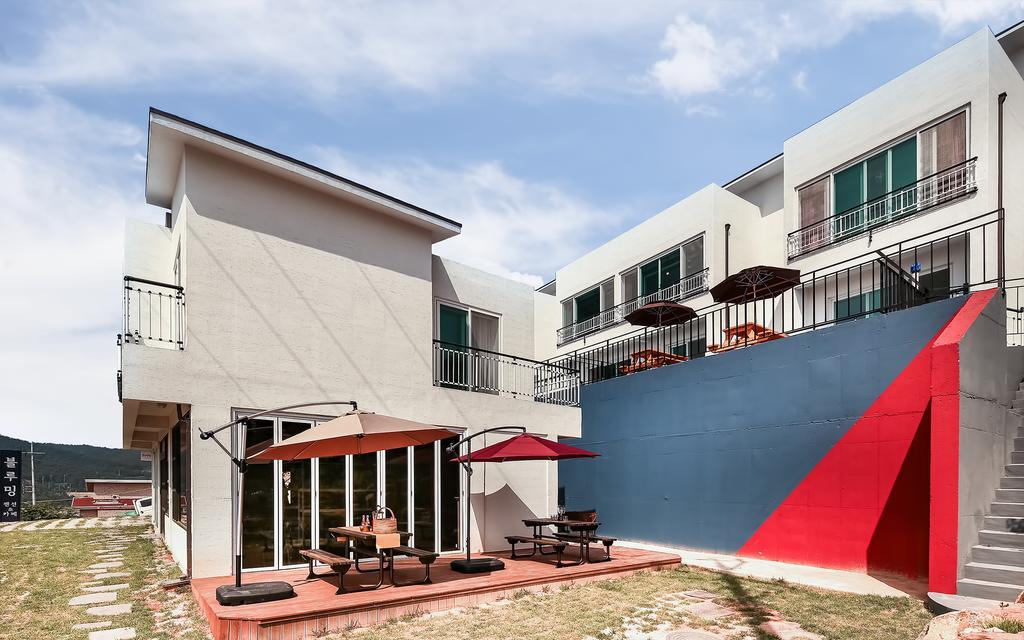 Yeosu Blooming Pension Exterior photo